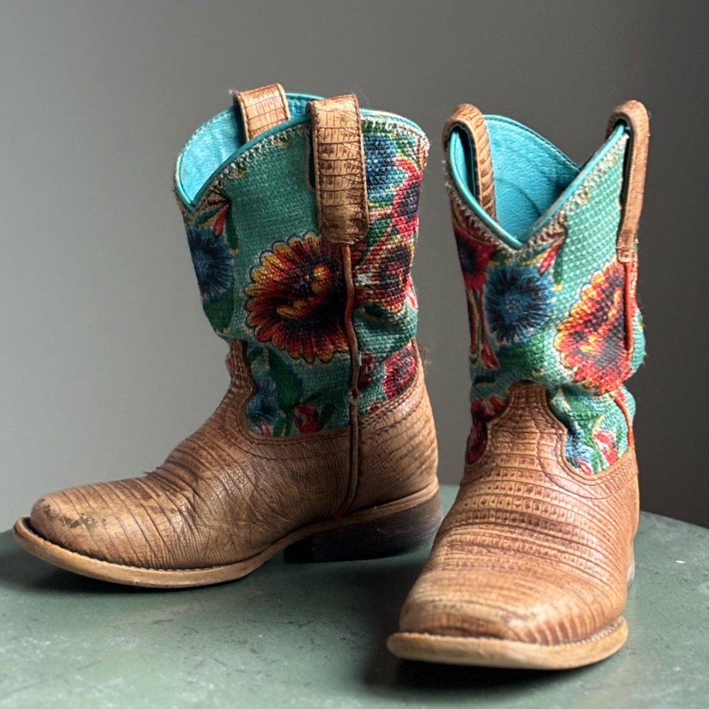 Ariat Turquoise and flowers  Cowboy Boots